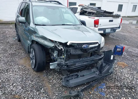 2017 Subaru Forester 2.5I Premium из США, поврежденный, VIN JF2SJAEC6HH586359